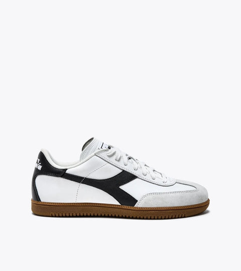 Diadora Trainer In White/Black