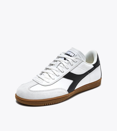 Diadora Trainer In White/Black